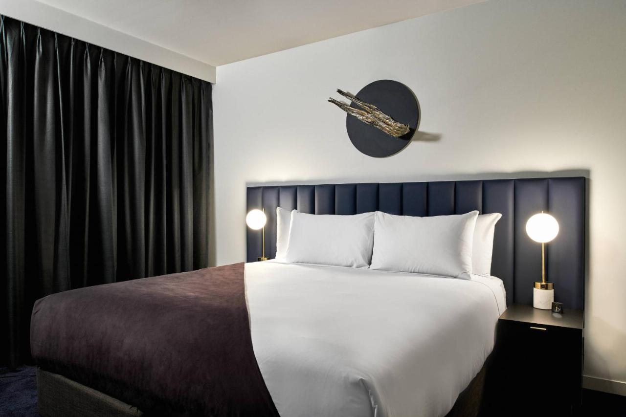 Midnight Hotel, Autograph Collection Kanberra Dış mekan fotoğraf A bedroom at the hotel