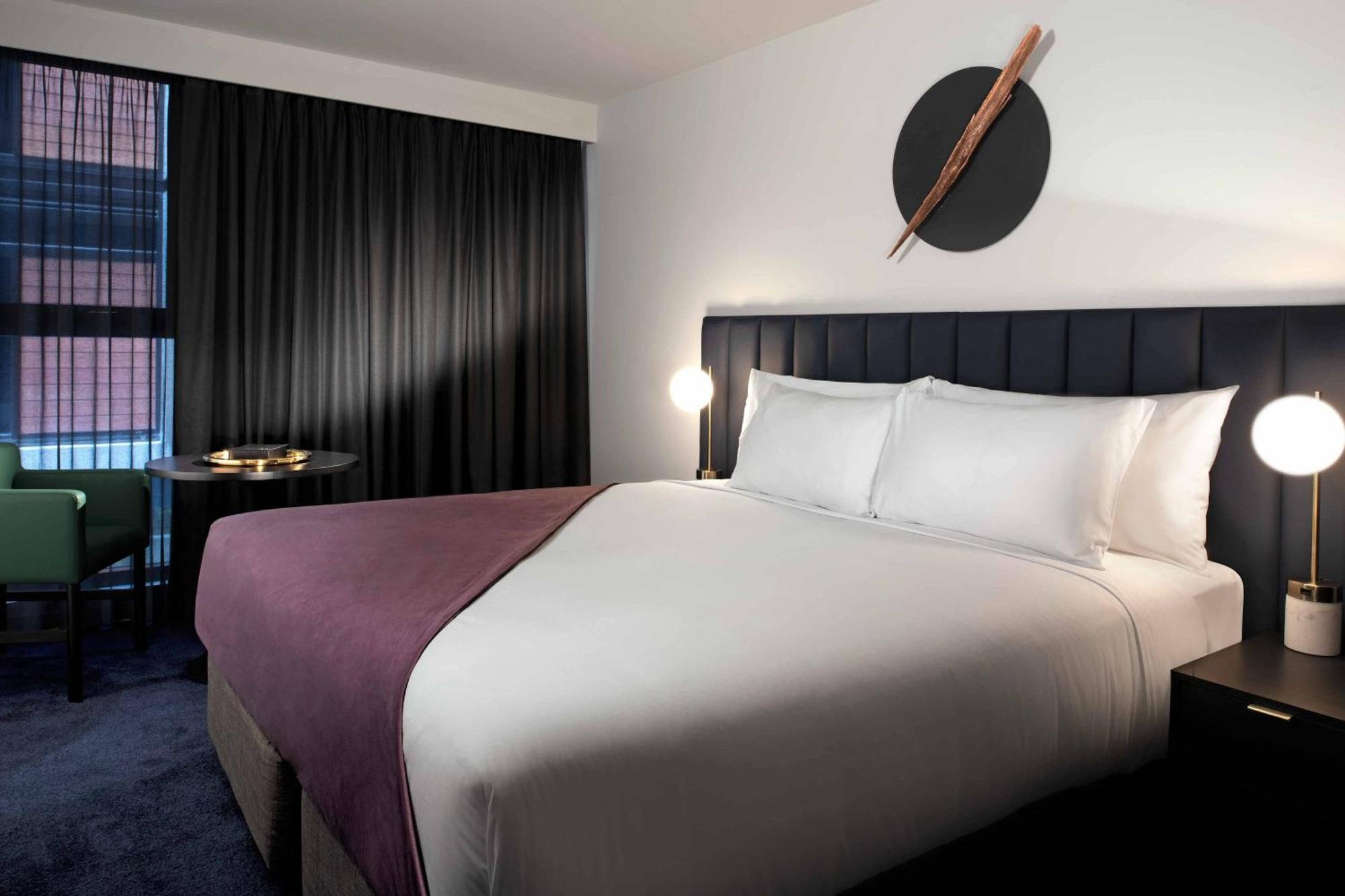 Midnight Hotel, Autograph Collection Kanberra Dış mekan fotoğraf A bedroom at the hotel