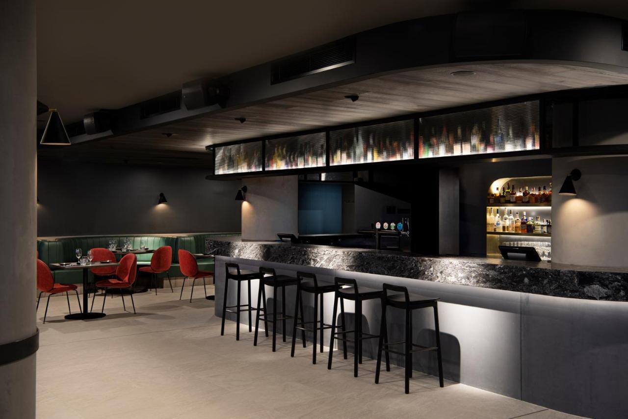 Midnight Hotel, Autograph Collection Kanberra Dış mekan fotoğraf The bar at the restaurant