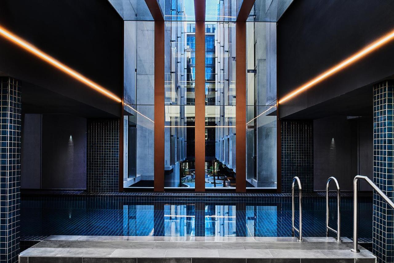 Midnight Hotel, Autograph Collection Kanberra Dış mekan fotoğraf The pool at The Standard East Village
